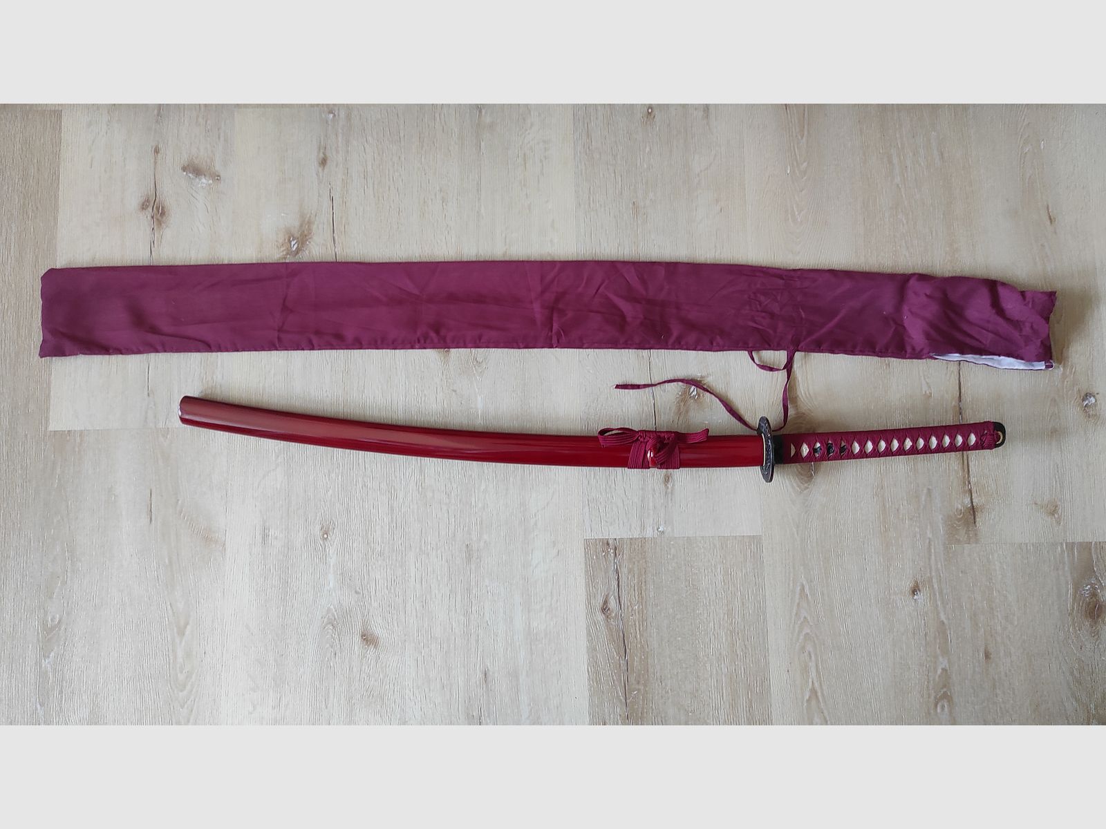 Katana, Samuraischwert rot mit Stoffbeutel geschliffene Klinge