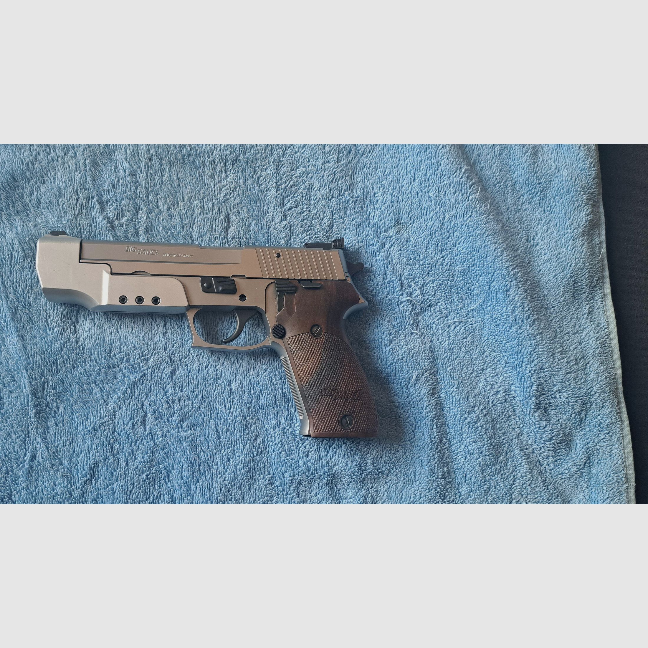 Sport pistol Sig Sauer P 220 .45 ACP