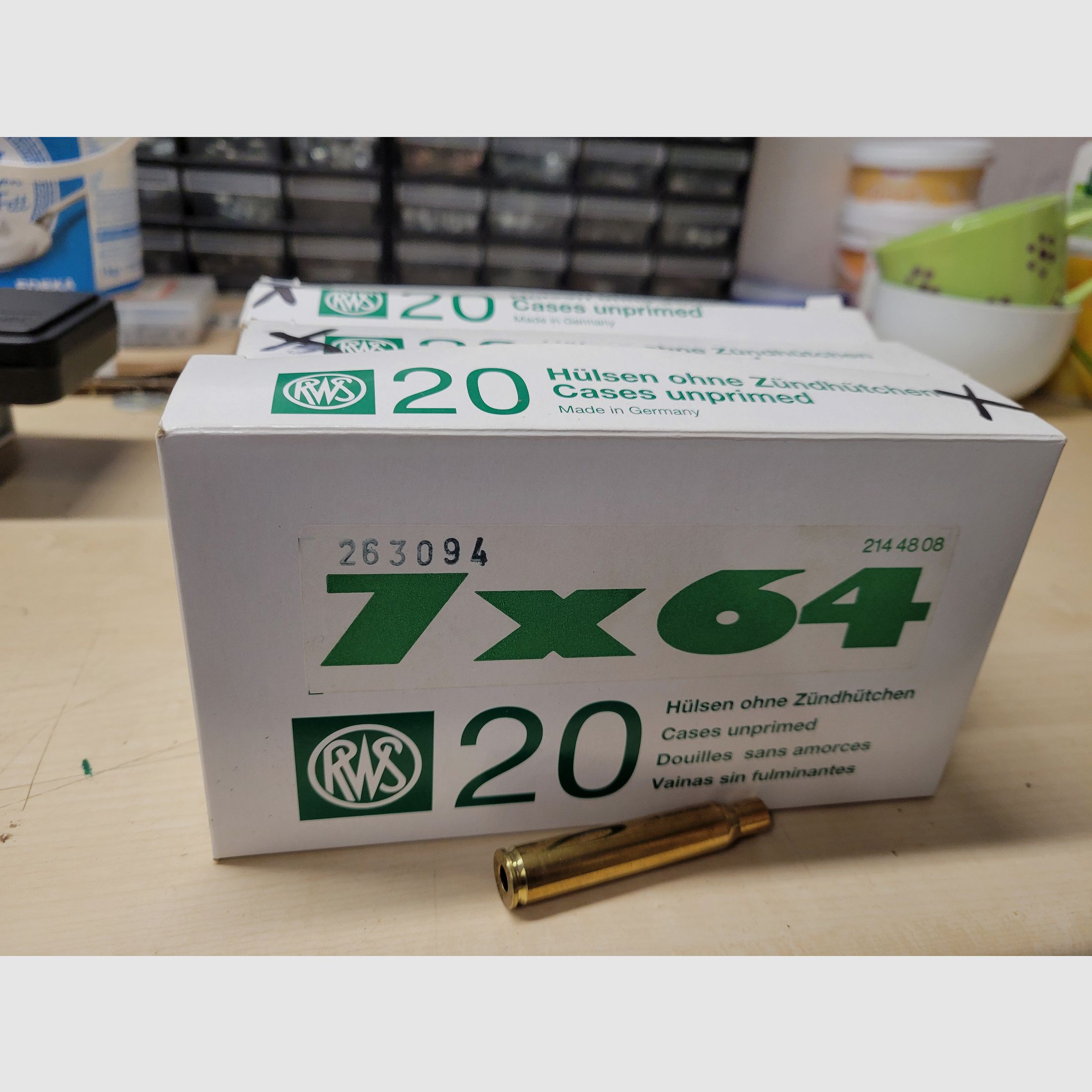 49 Hülsen 7x64, rws, fabrikneu, ein Los. Und 60 Geschosse Rws.