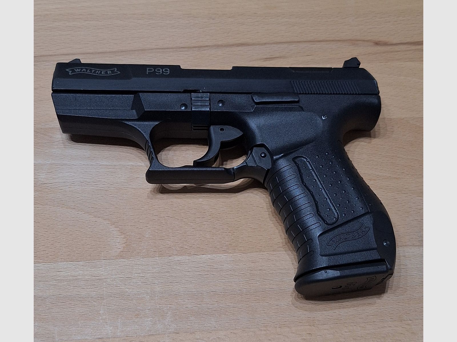 Walther P99 Schreckschuss PAK 9mm + 2 Magazine