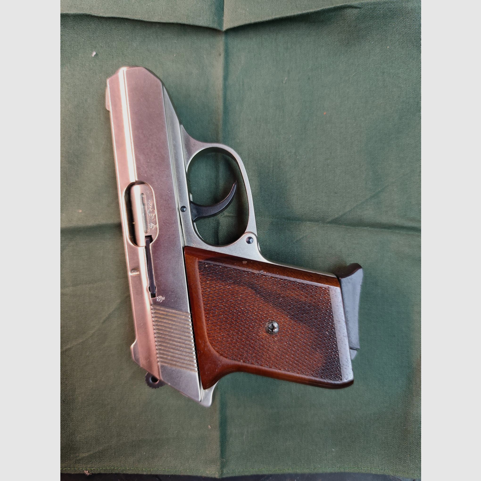 Röhm RG 9 8mm Nickel Holzgriffe P.A.K. 413 Sammlerwaffe