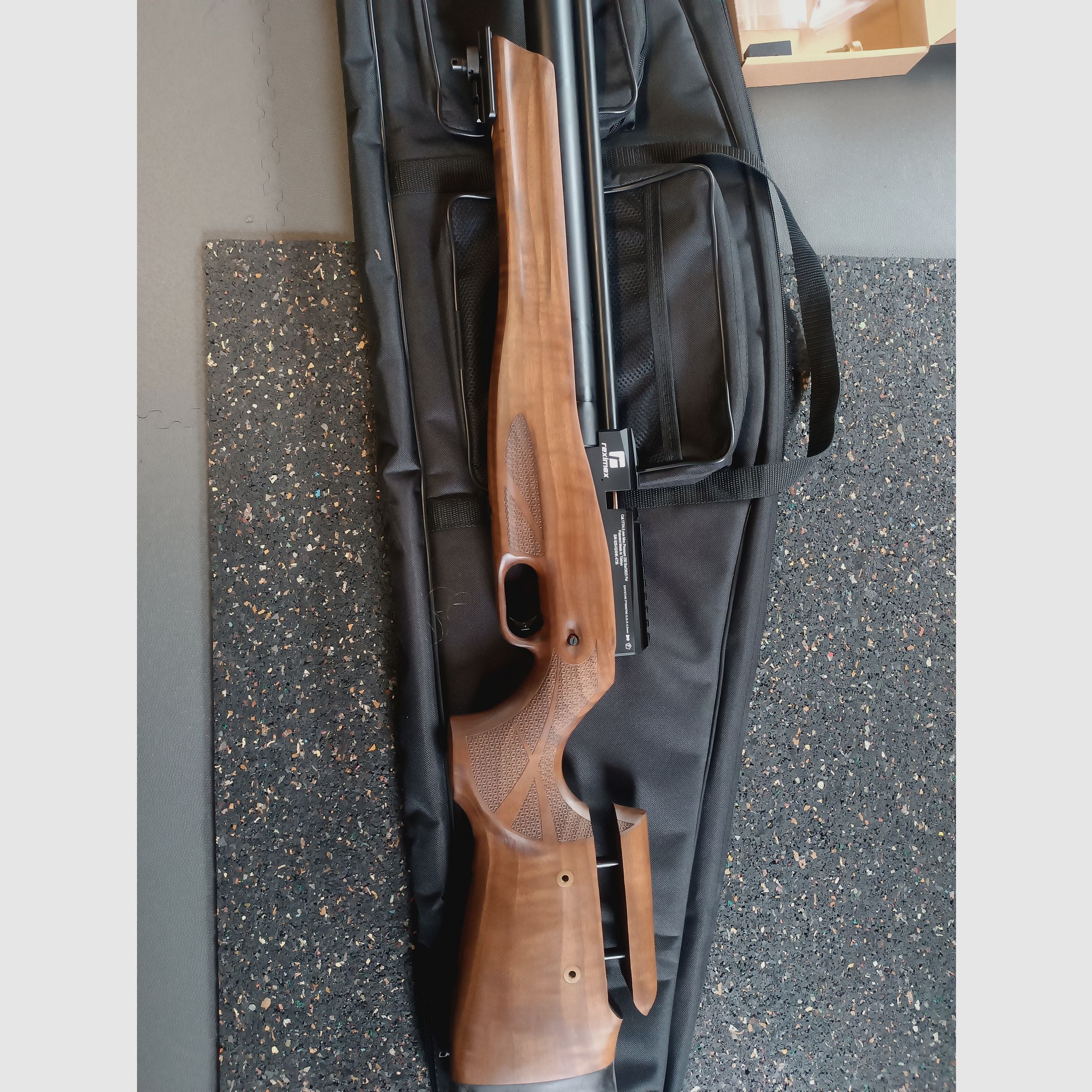 Reximex Daystar PCP-Fusil à air comprimé 4,5mm – Élégante crosse en noyer (marque F, comme neuf)