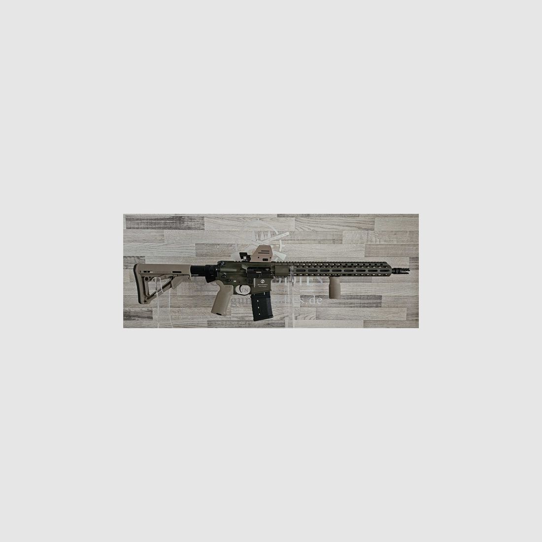 Neuware vom Fachhandel - Schmeisser AR15 M5FL Sondermodell MAGPUL 16,75" OD Green .223Rem mit Optik