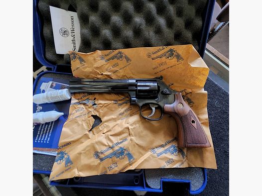 Smith & Wesson	 586-8