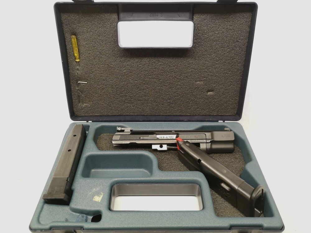 CZ Uhersky Brod Mod. 75 con WS "Kadet" e Docter Sight