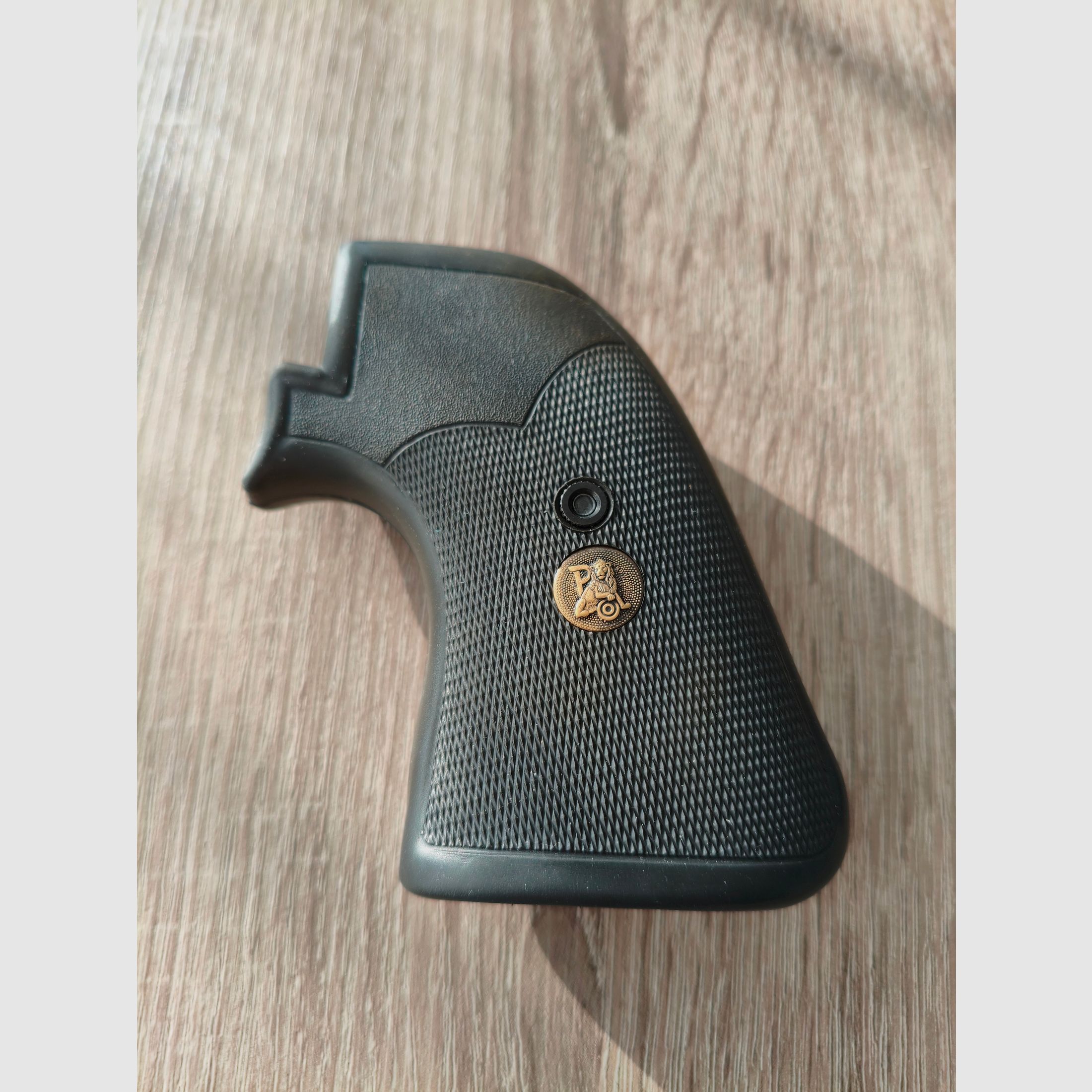 Freedom Arms FA83 Pachmayr Grip
