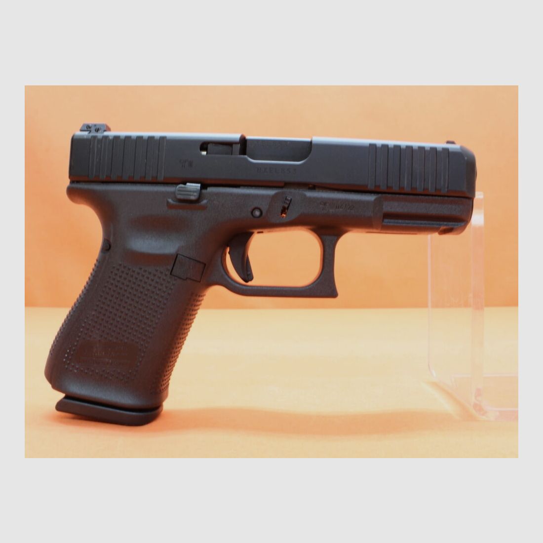Glock Ha.Pistole .40S&W Glock 23 Gen5 102mm Lauf/ Front Serrations/ Reservemagazin