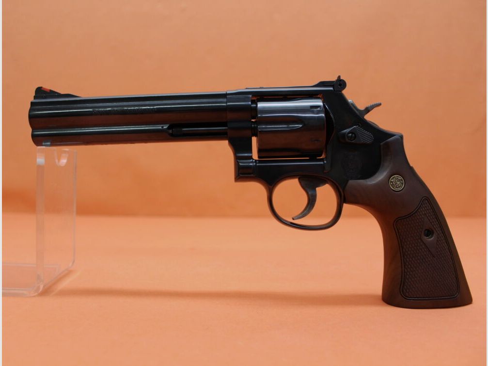 Smith & Wesson/S&W Revolver .357Magnum Smith&Wesson/ S&W586-8 6" Lauf/ Mikrometervisier/ Holzgriffschalen