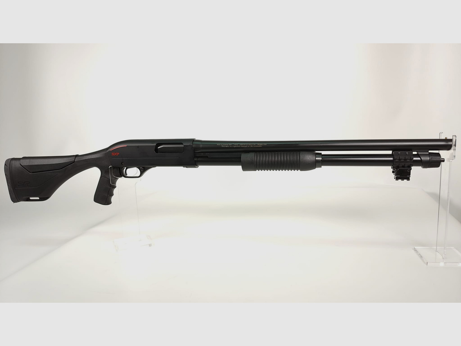 Winchester SXP 12/76 – als nieuw voorhand herhalingsgeweer