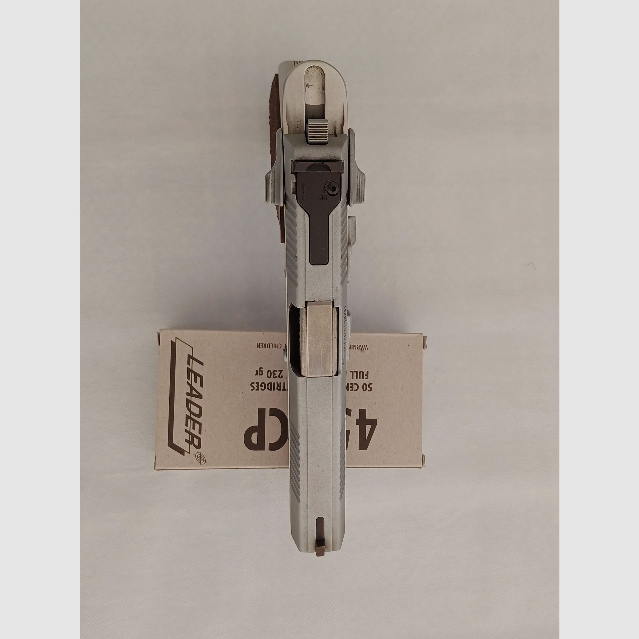Pardini 45 ACP Nickel Sport Modèle P.C. 45 S, 5 pouces ; Très bien entretenu et peu tiré. Prix incluant 1350 cartouches 45 ACP 230 gr. et 3 chargeurs de rechange