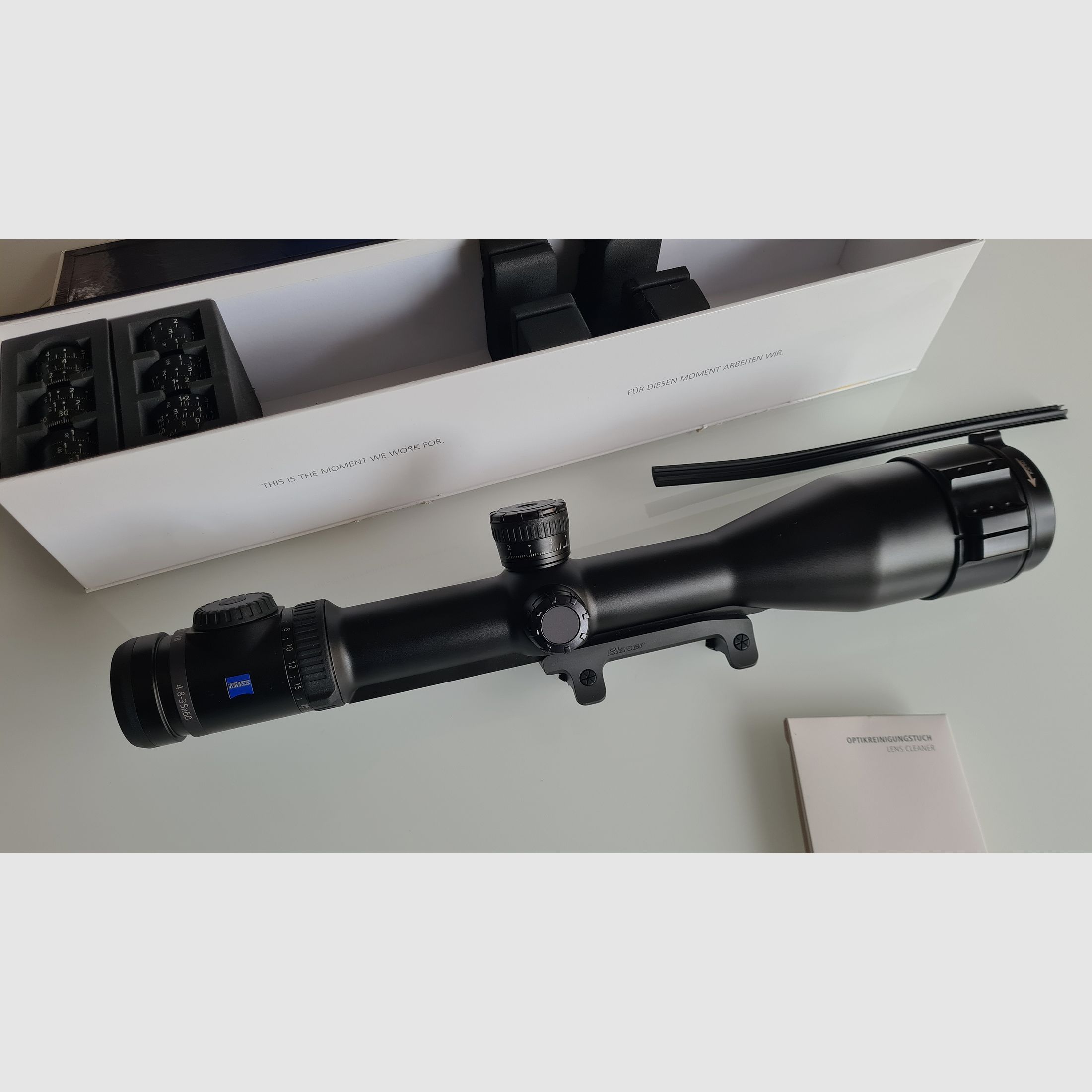 ZEISS Zielfernrohr V8 4,8-35x60 ASV mit Schiene und Rusan Modular FIX / VB