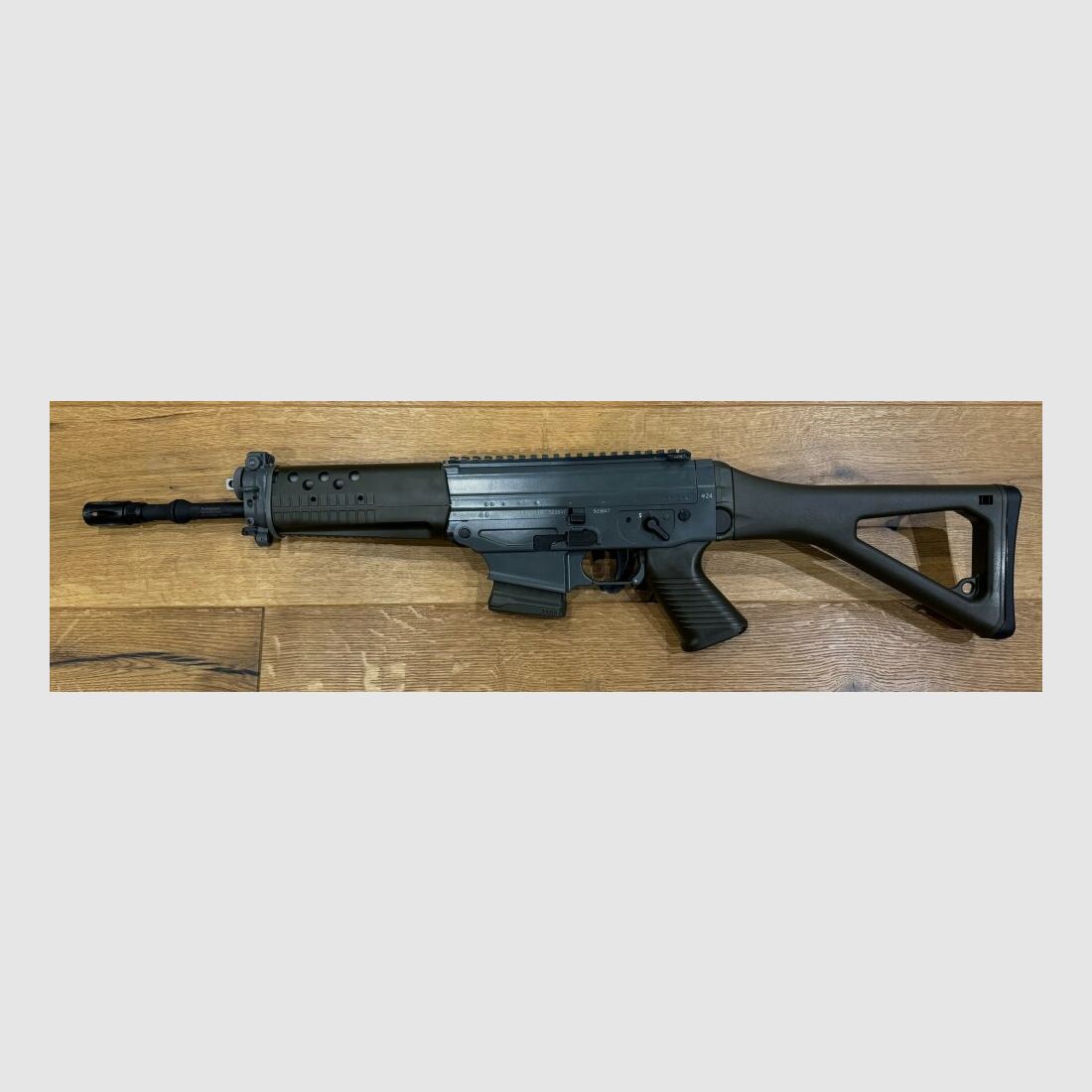 SIG SAUER Switzerland SG 553 AL SPORT US, Gray-Green