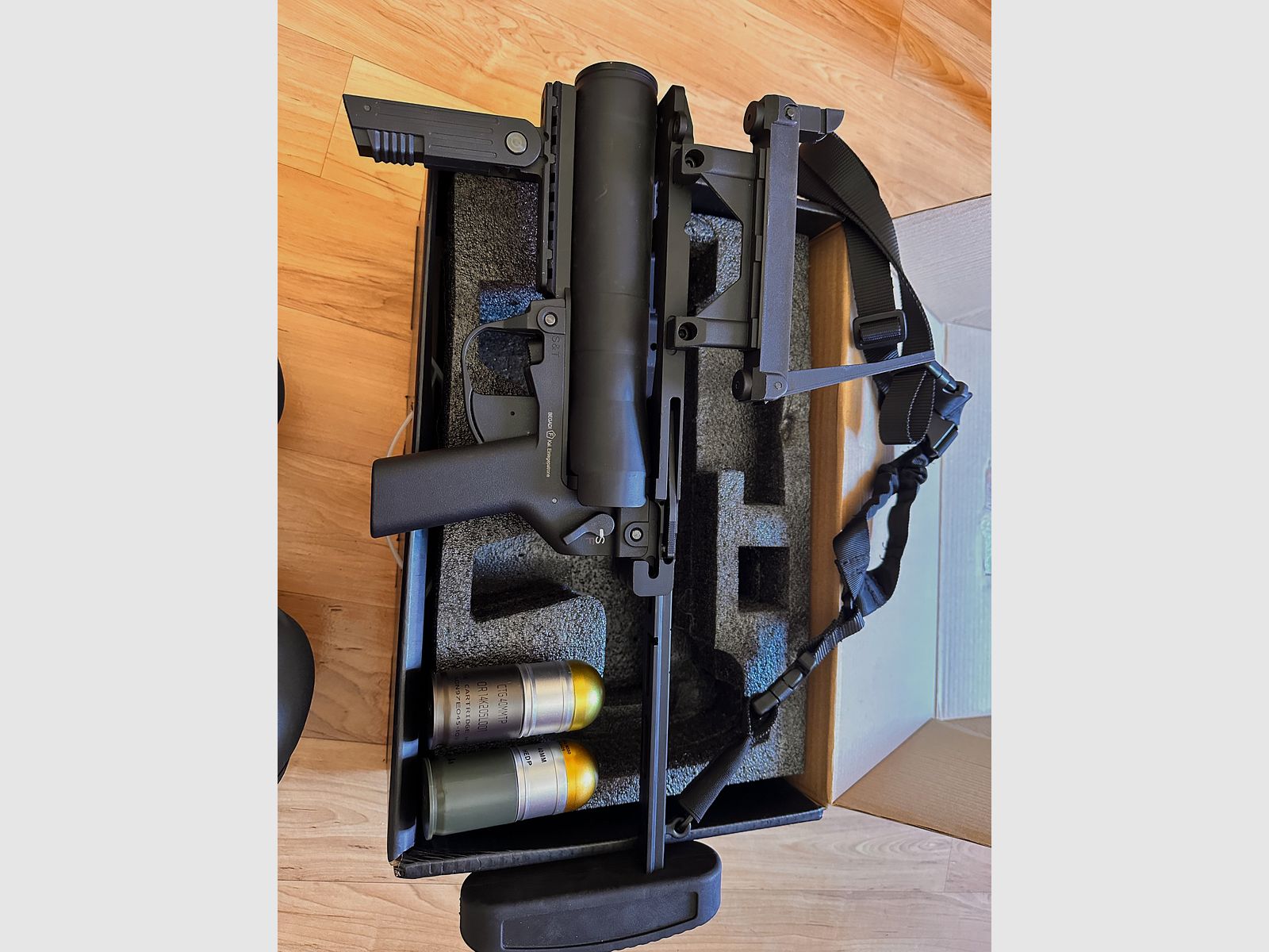 S & T Airsoft Gun ST 320 A1  Gas 