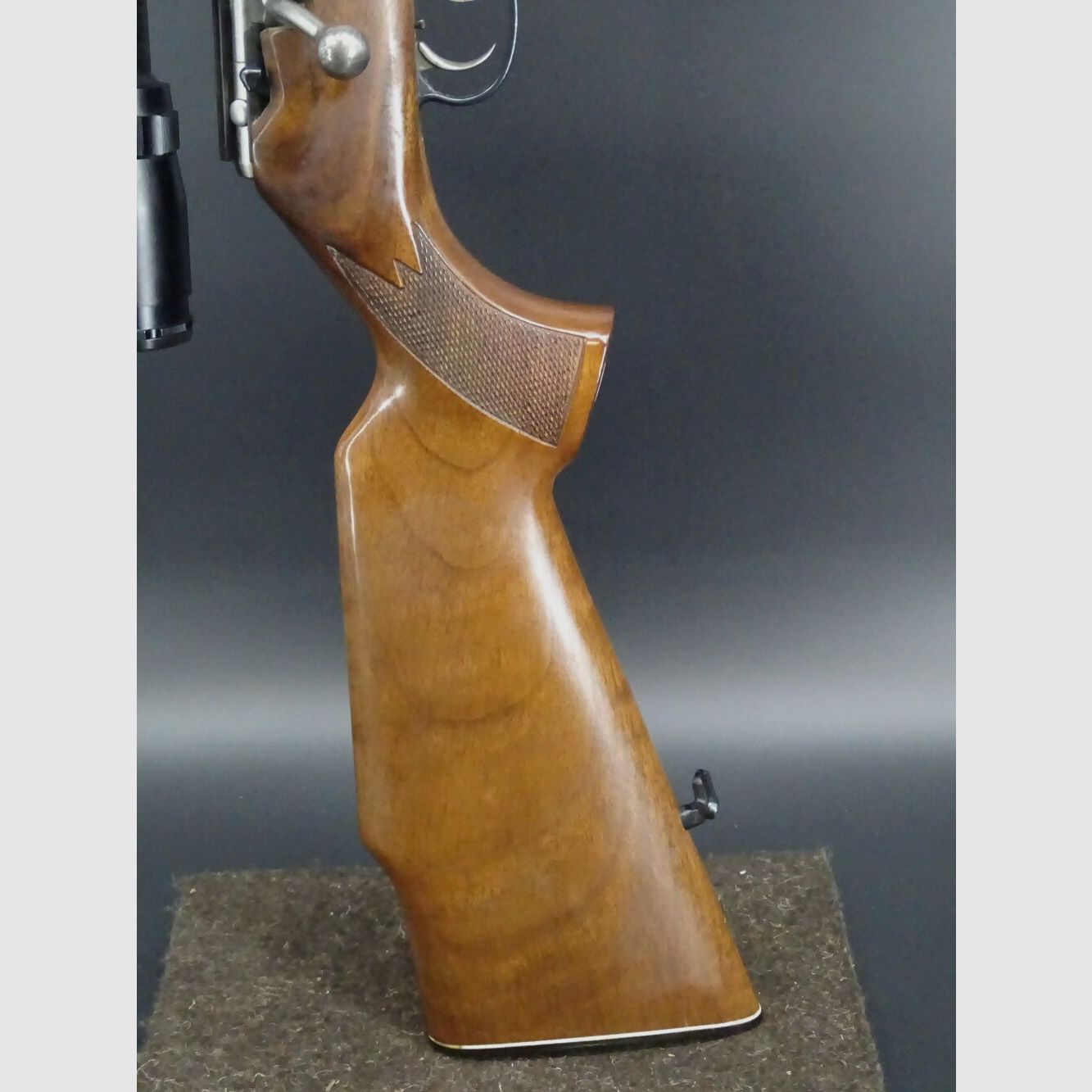 Anschütz 1415 / 1516 calibro .22lr ZF Bushnell 3-9x40 1415 / 1416