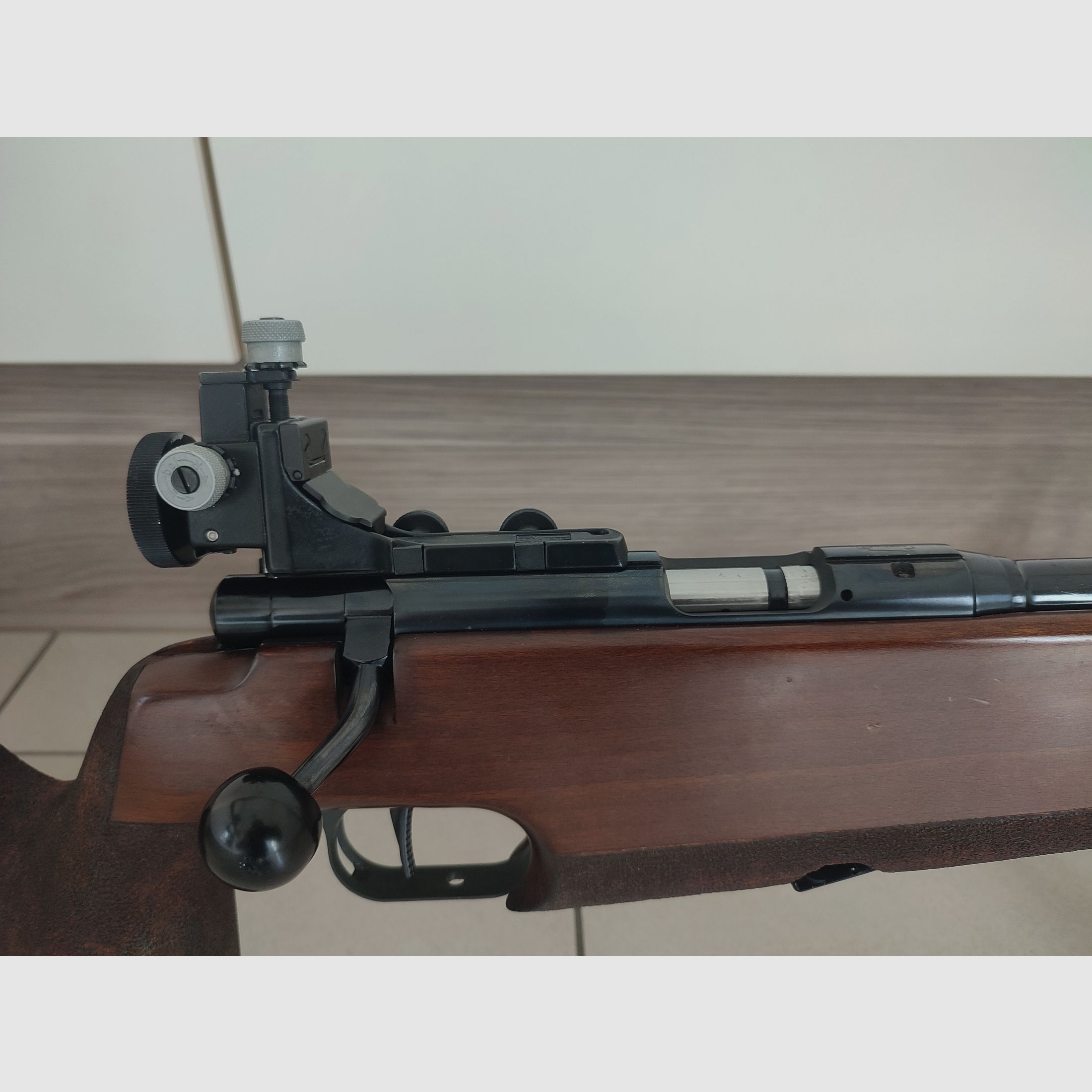 Anschütz 1427 Biathlon Repetierer Benchrest .22 KK + 2.000 Schuss Matchmunition