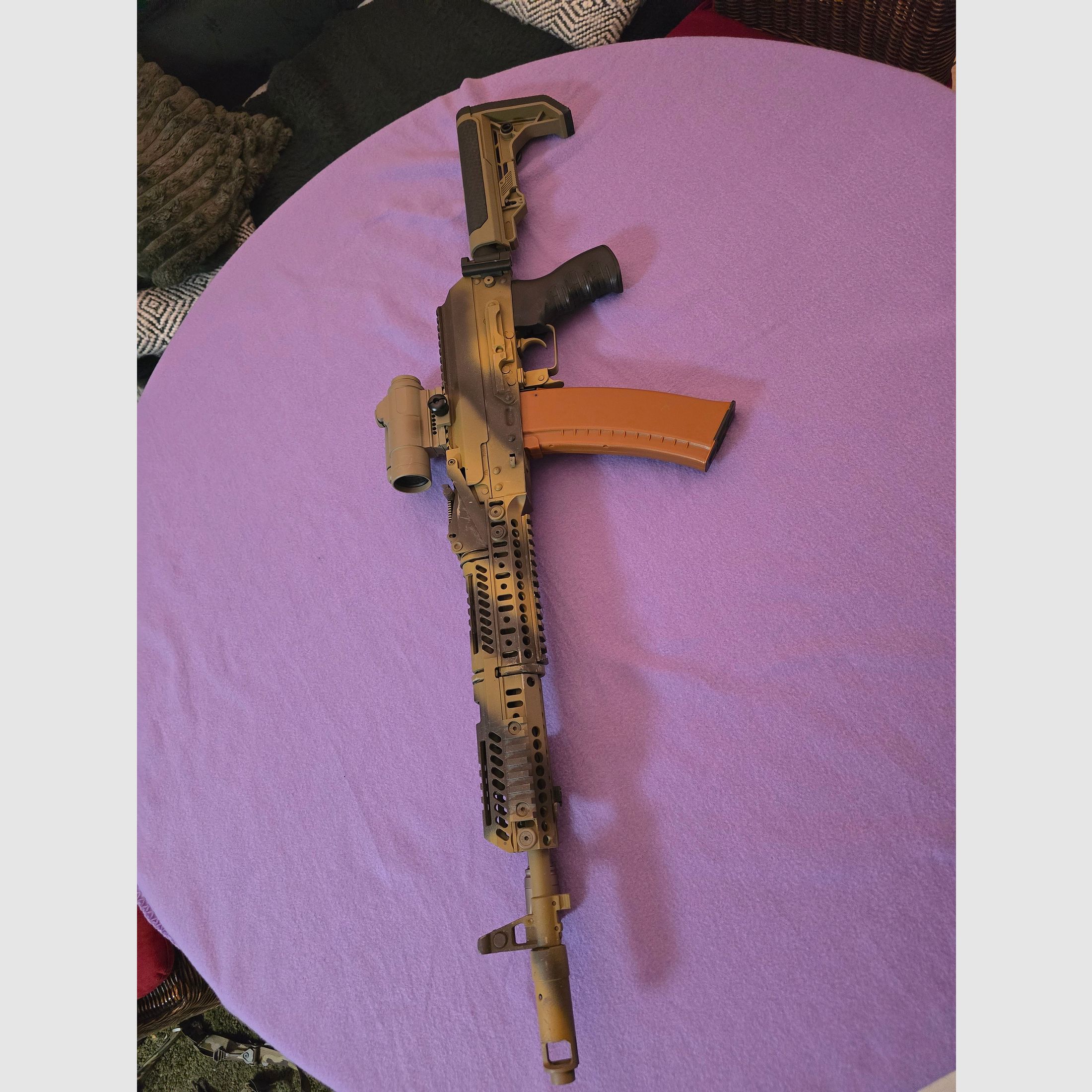 LCT AKM