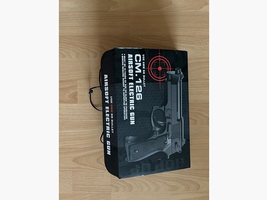 Pistolet Airsoft CM. 126