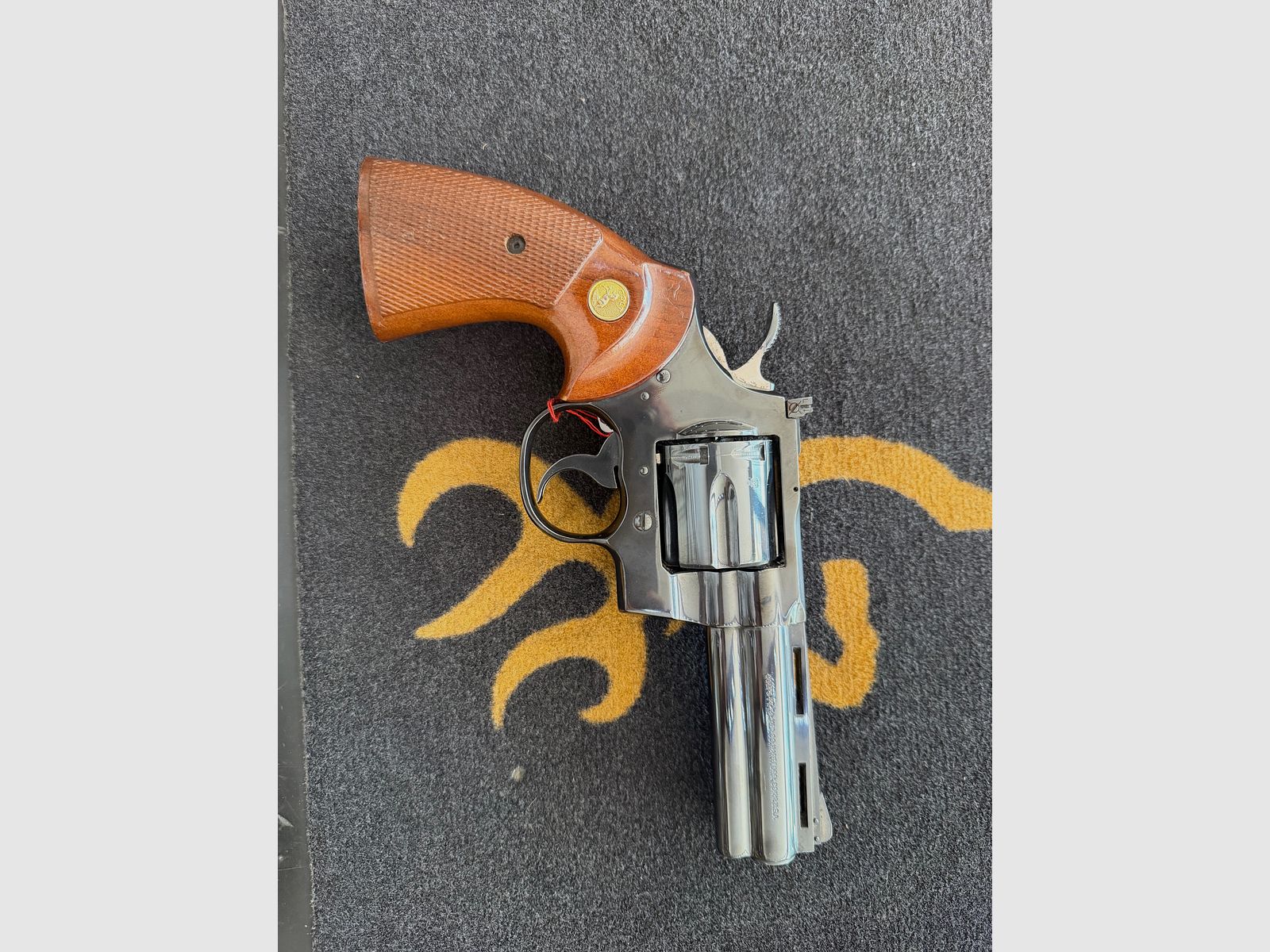 Revolver Colt Python stainless 4