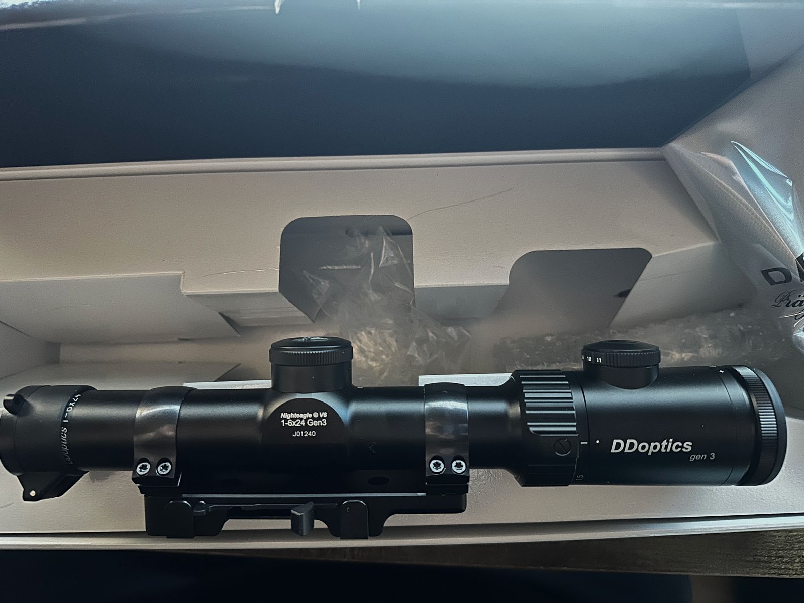 Celownik optyczny DDoptics Nighteagle 1-6x24 Gen 3 z szybkim mocowaniem HMS Swift