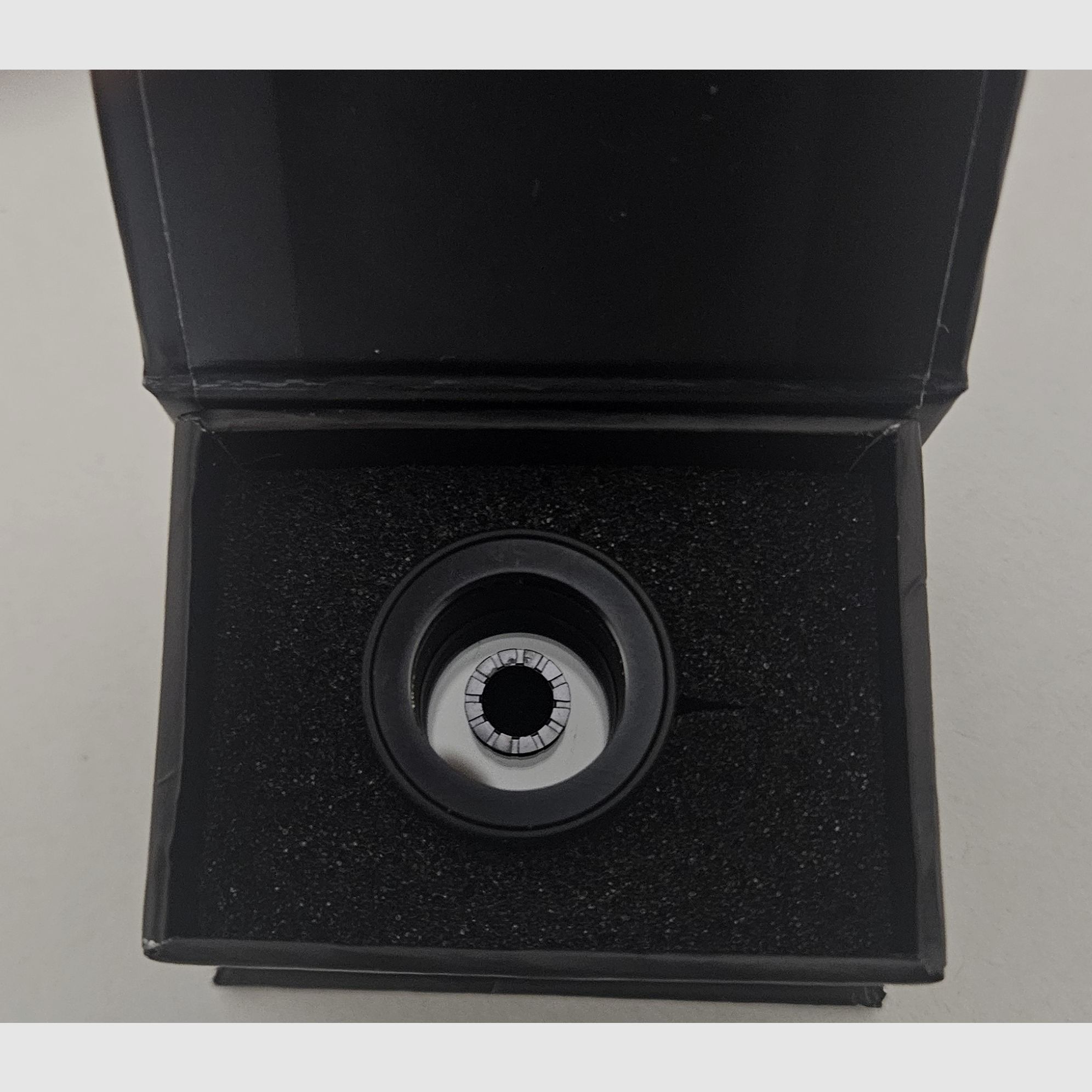 Iris Ringkorn wolnostojący. Wzm. 4,0 - 6,0 z gwintem M22.