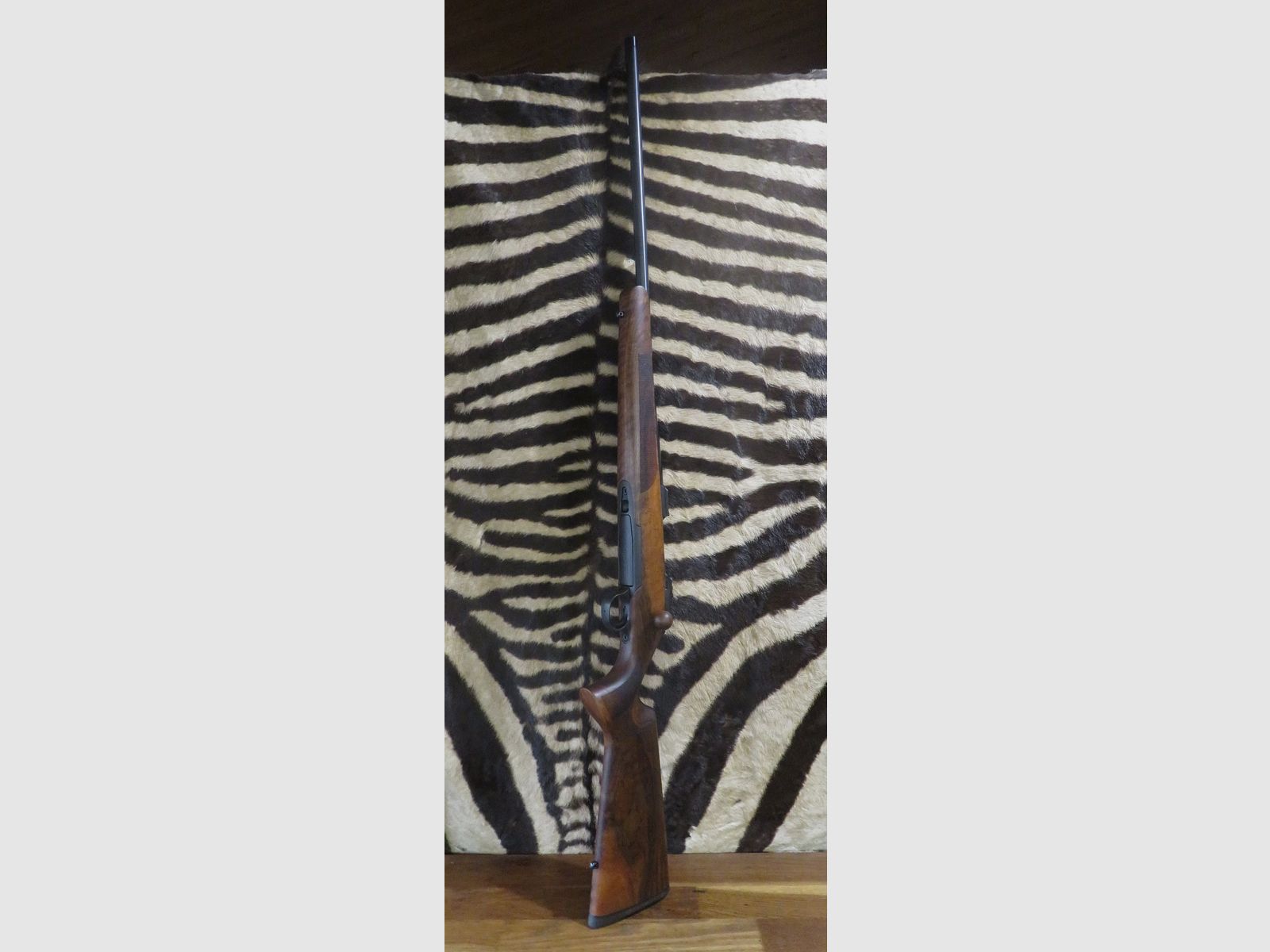 Carabine STEEL Action HM bois grade 4 GAUCHER cal.300wm canon 61 cm fileté, image 1 sur 10