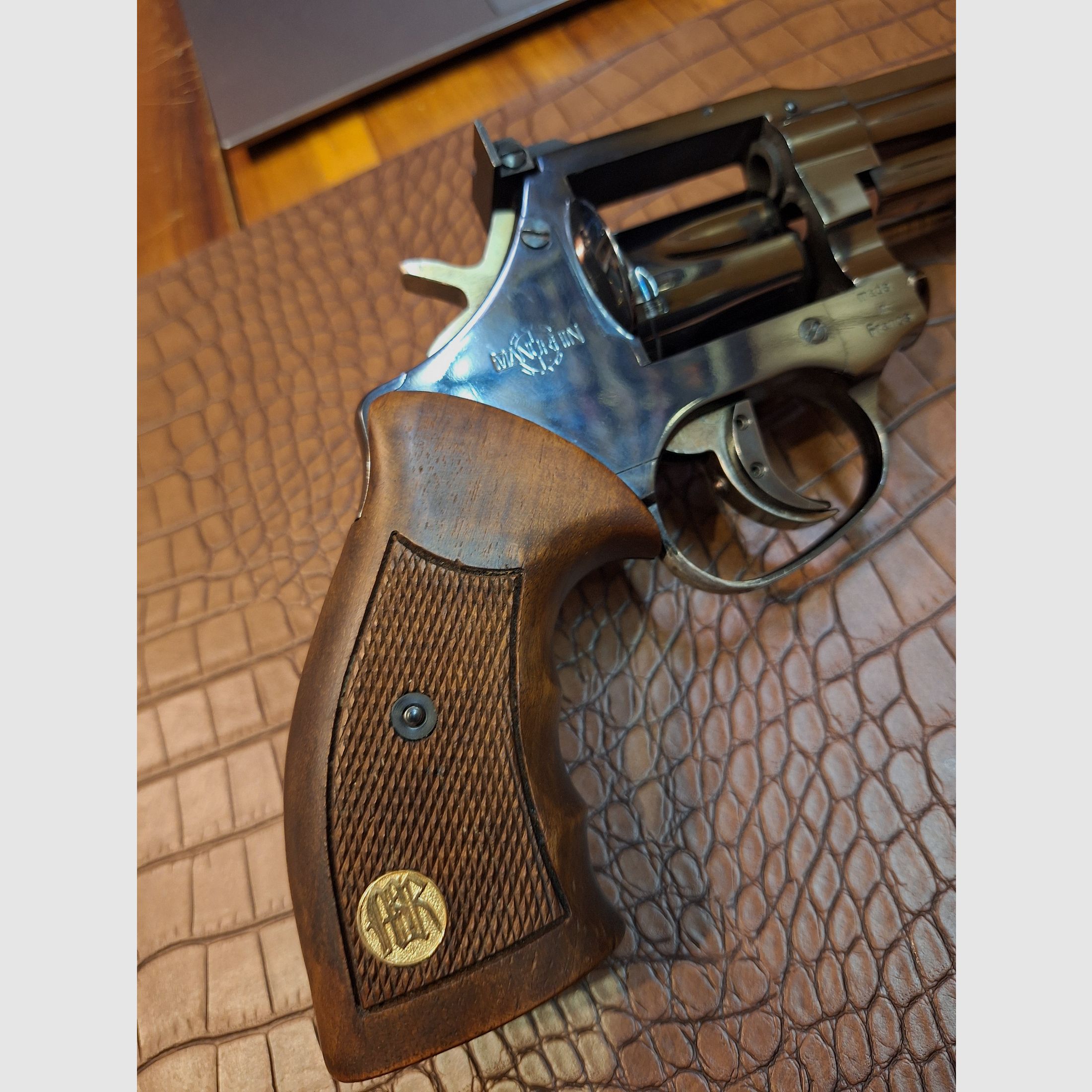 Revolver Manurhin MR 73 Kaliber .32 S&W Long 6 Zoll Lauf 