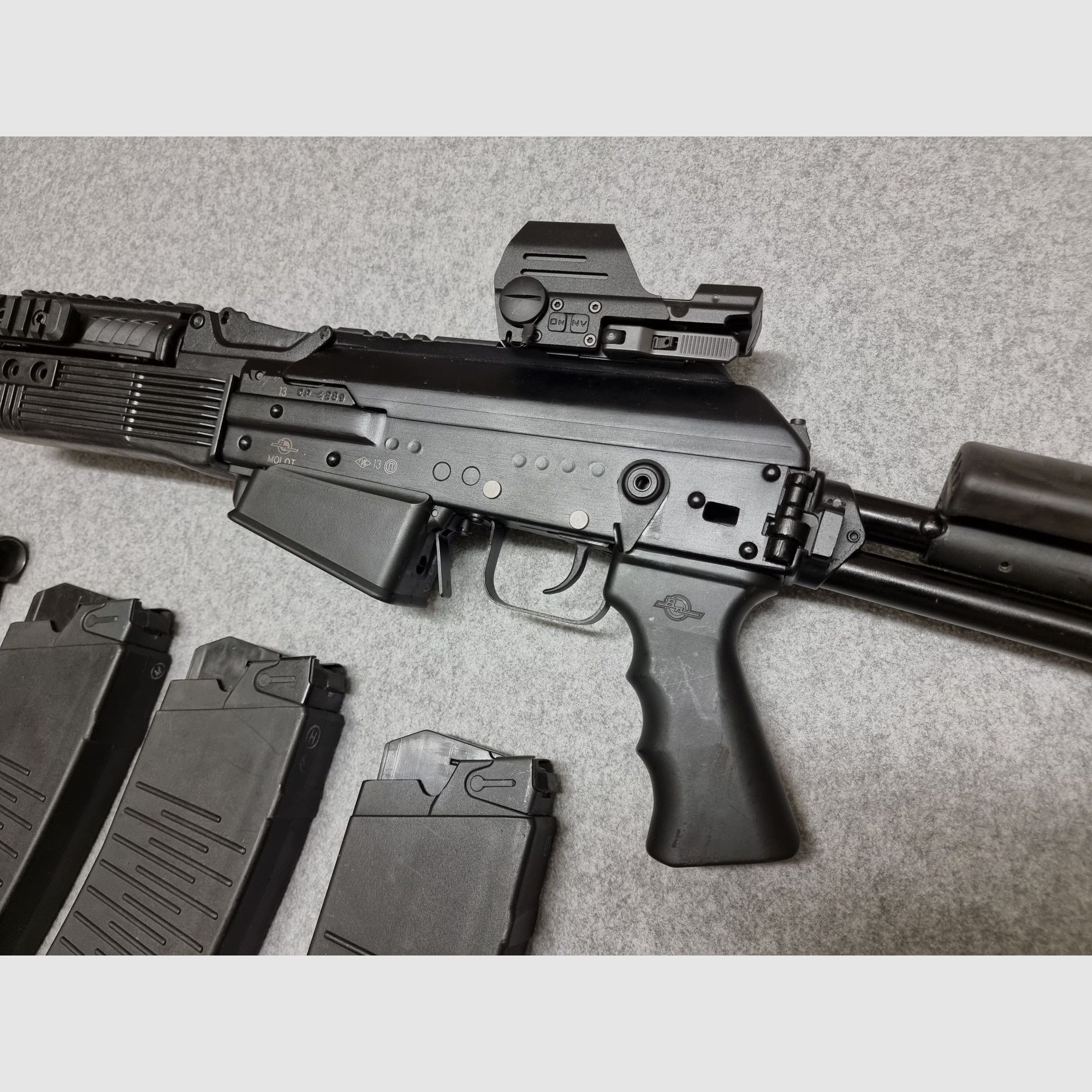 Molot Vepr 12-E Politie - kal. 12/76 - compacte zelfladende shotgun in Kalashnikov-stijl met insteekmagazijnen