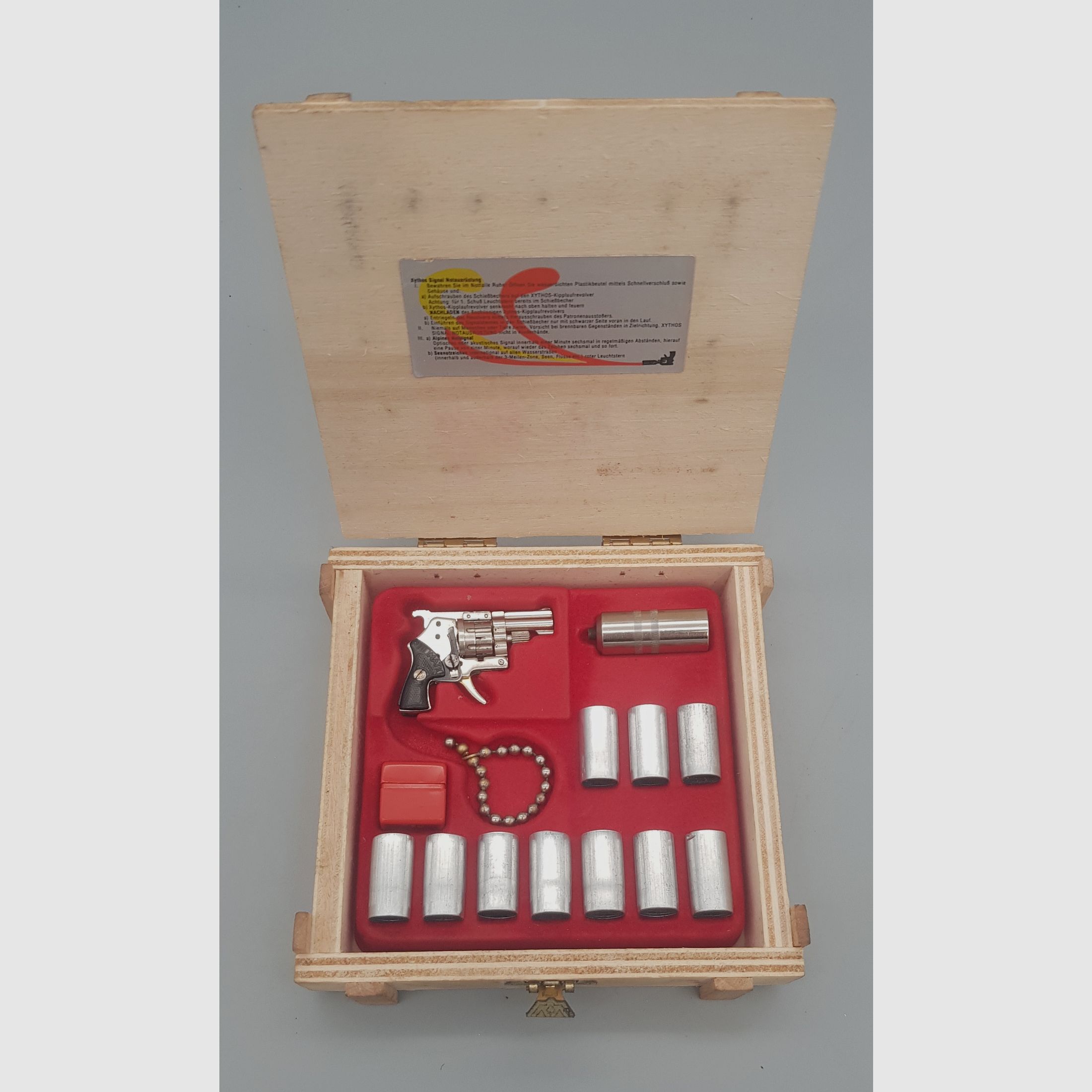 Mini kleinste Automatik  Xythos Pistole Knallkapseln  2 mm  Pinfire  Stiftfeuer PTB 82