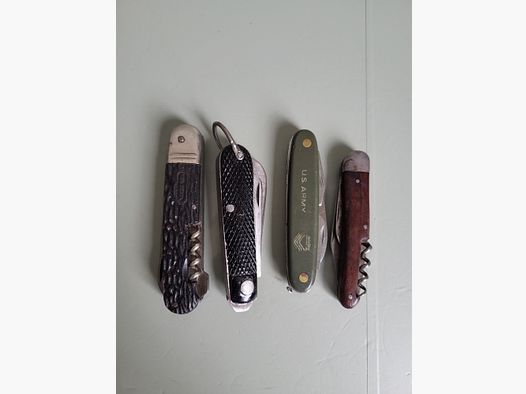 2 WW Military - Soldiers Pocket Knife - Germany - England - USA - 1940s