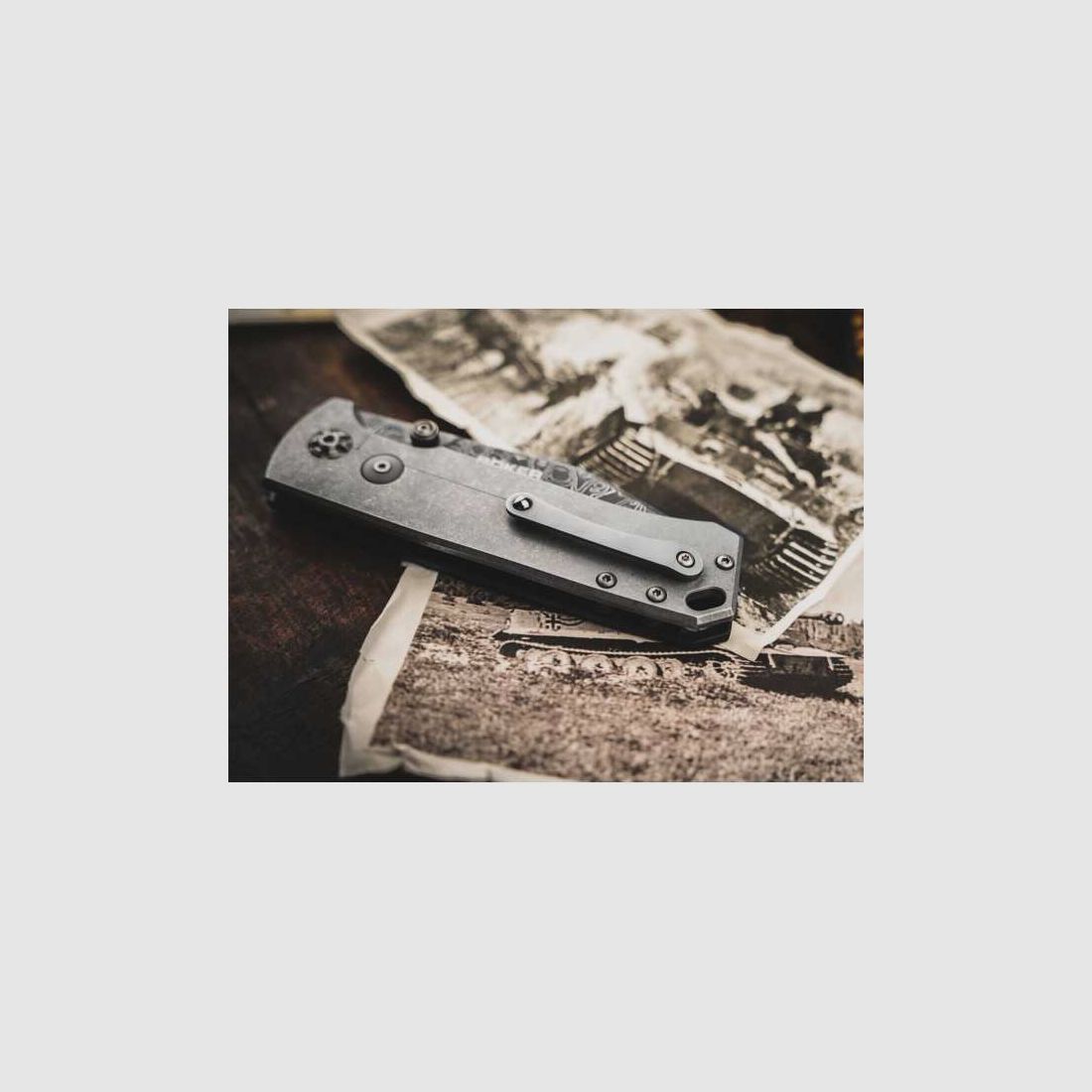 Coltello Böker Tiger in acciaio damascato con manico in Micarta