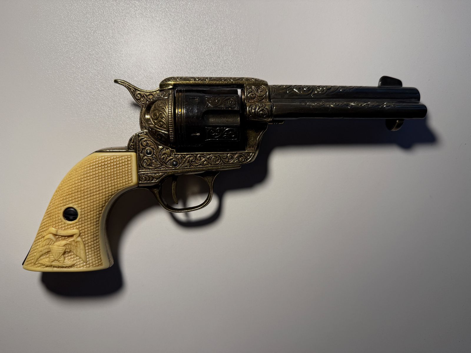 Revolver "COLT Peacemaker“, US Kavallerie 1873, verzierte Dekowaffe