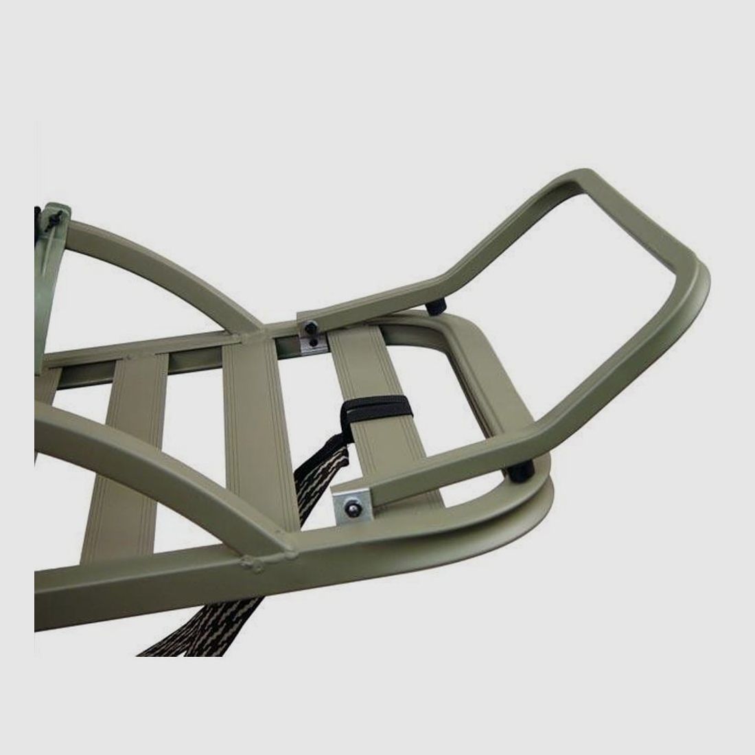 Summit footrest for 4 and 5 strut platform