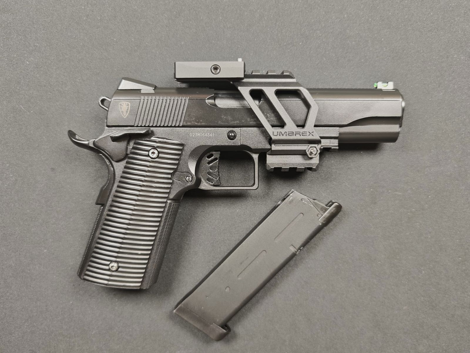 Elite Force BlaMer 1911er Design Gas-Blow-Back 6mm BB nero + Picatiny Rail e piastra adattatore RMR
