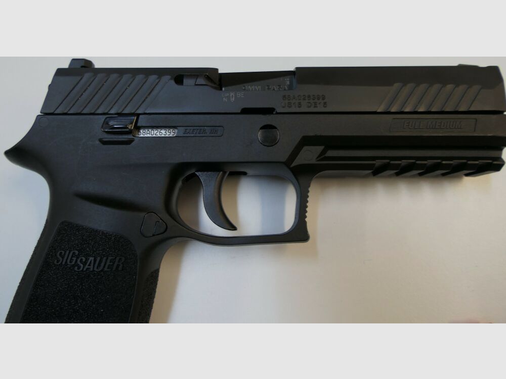 SIG SAUER Pistole SIG Sauer P320F im Kaliber 9mm Para (9x19) Inkl.Zubehör