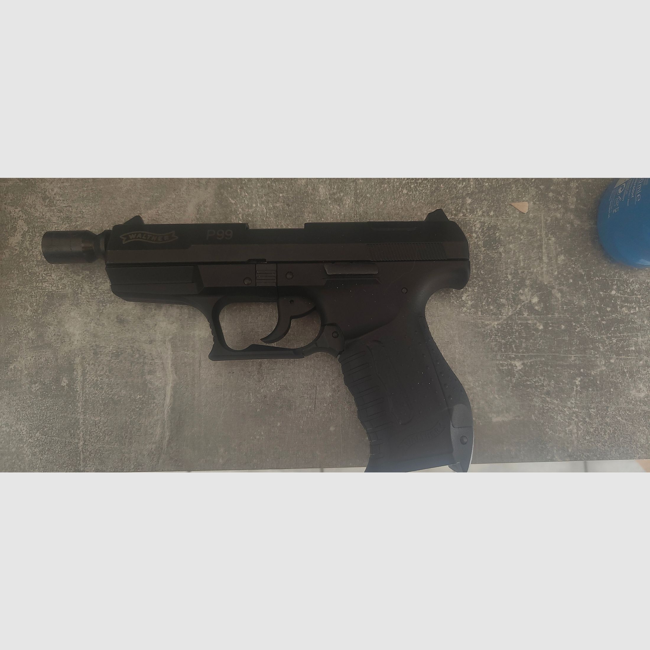 Walther P99 Schreckschuss Pistole 9mm P.A.K.  in schwarz inkl. Geldkassette 