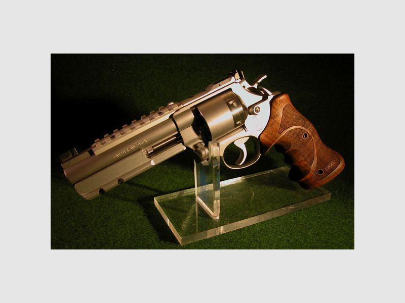 White Diamond EVIL COMPETITION 627 -N 5-1/2"Zoll 357 Magnum