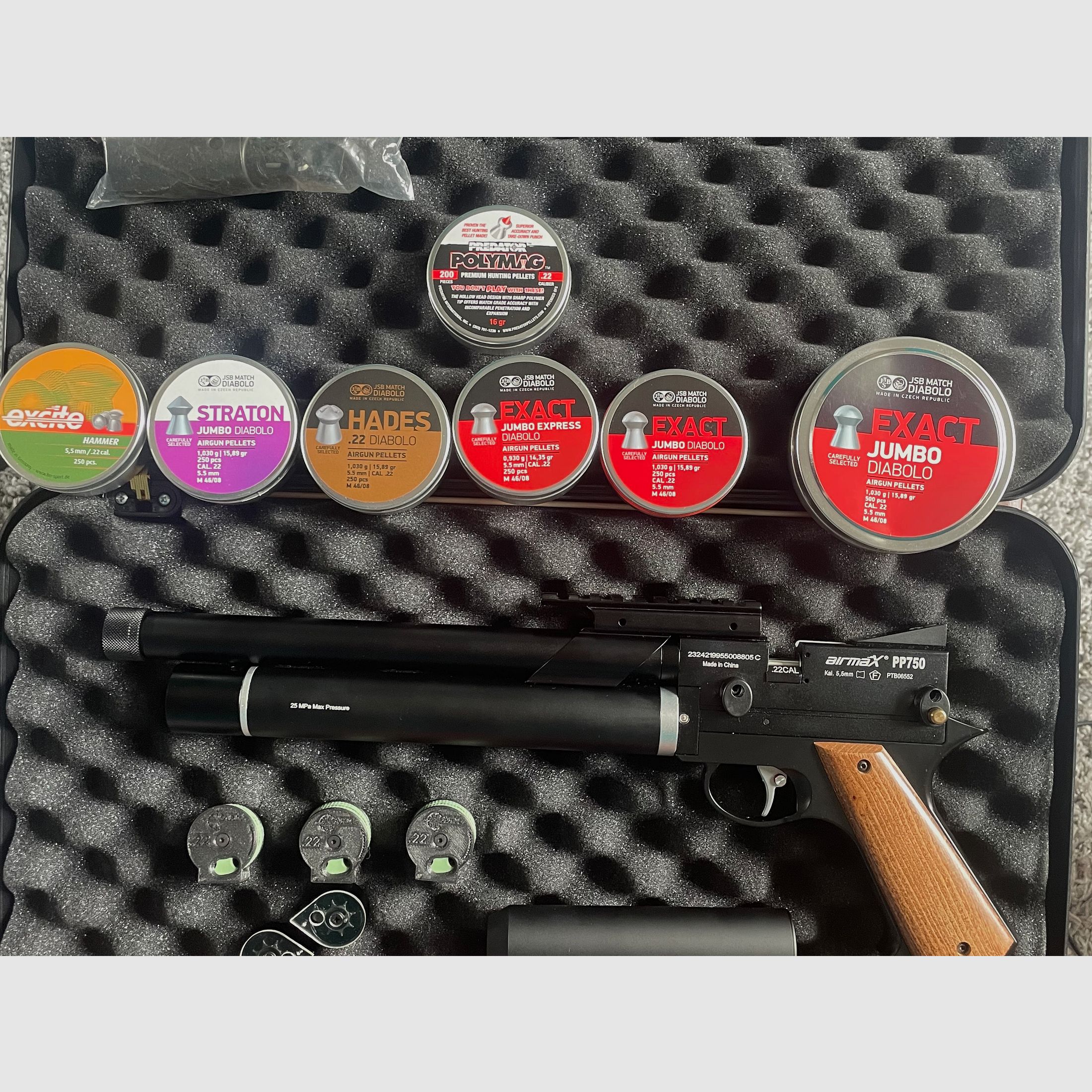 AirMaxx PP750 5,5 mm avec silencieux, diabolo, chargeurs et mallette