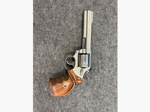 Smith & Wesson Revolver S&W 617 Target Champ