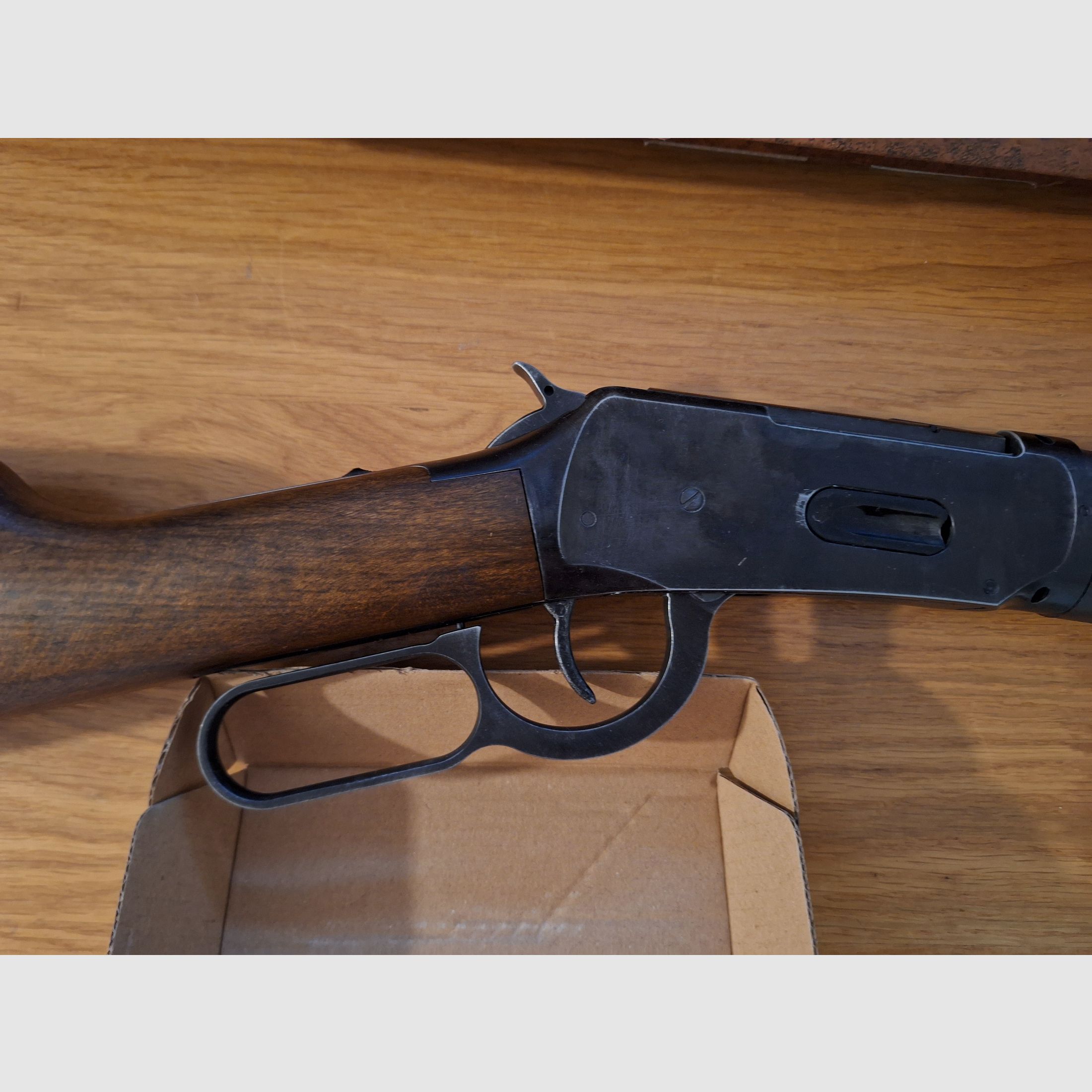 Co2 Cowboy Rifle Legends inkl. Koffer mit Schloss 4,5 mm BB und 4,5 mm Diabolo 34 Ladehülsen insgesamt!