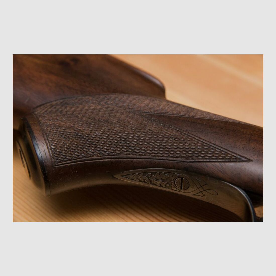 exklusive Jagdflinte side-by-side mit tiefgestochener Gravur Querflinte Doppelflinte