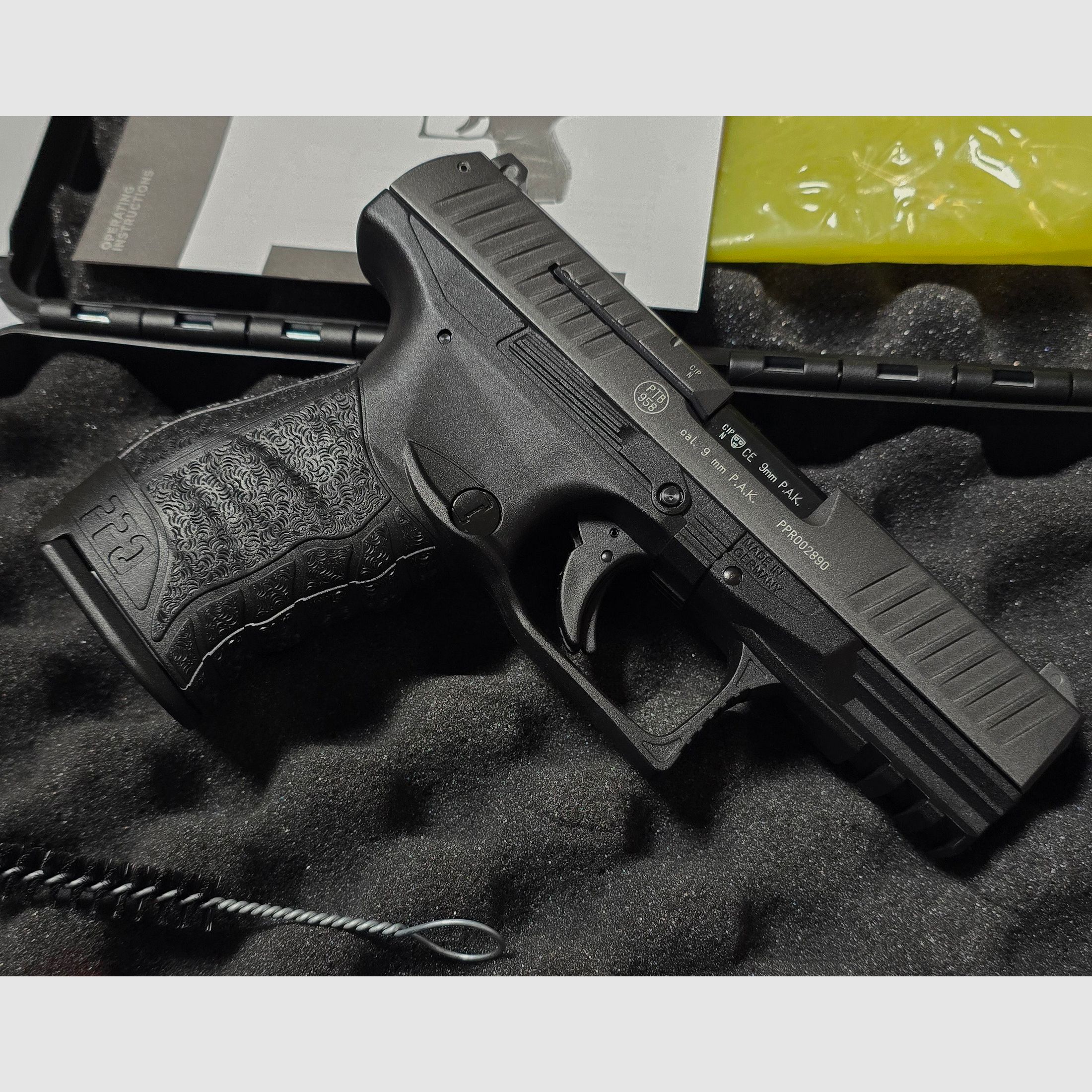 Walther PPQ  Gray 9mm PAK Schreckschuss