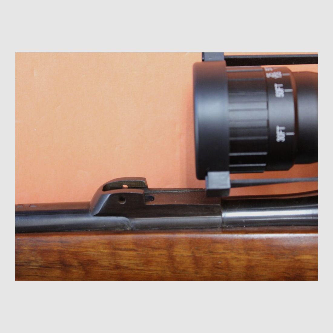 Zbrojovka Brno Rep.Büchse .22lr Zbrojovka Brno 2-E: 63cm Lauf, Kornhalter mit Balkenkorn/ Kornschutz, Schiebevisier fehlt(!), Systemhülse mit 11mm Prismenschiene, Holzschaft m. Fischhaut/ Riemenbügeln, 10-Schuss St