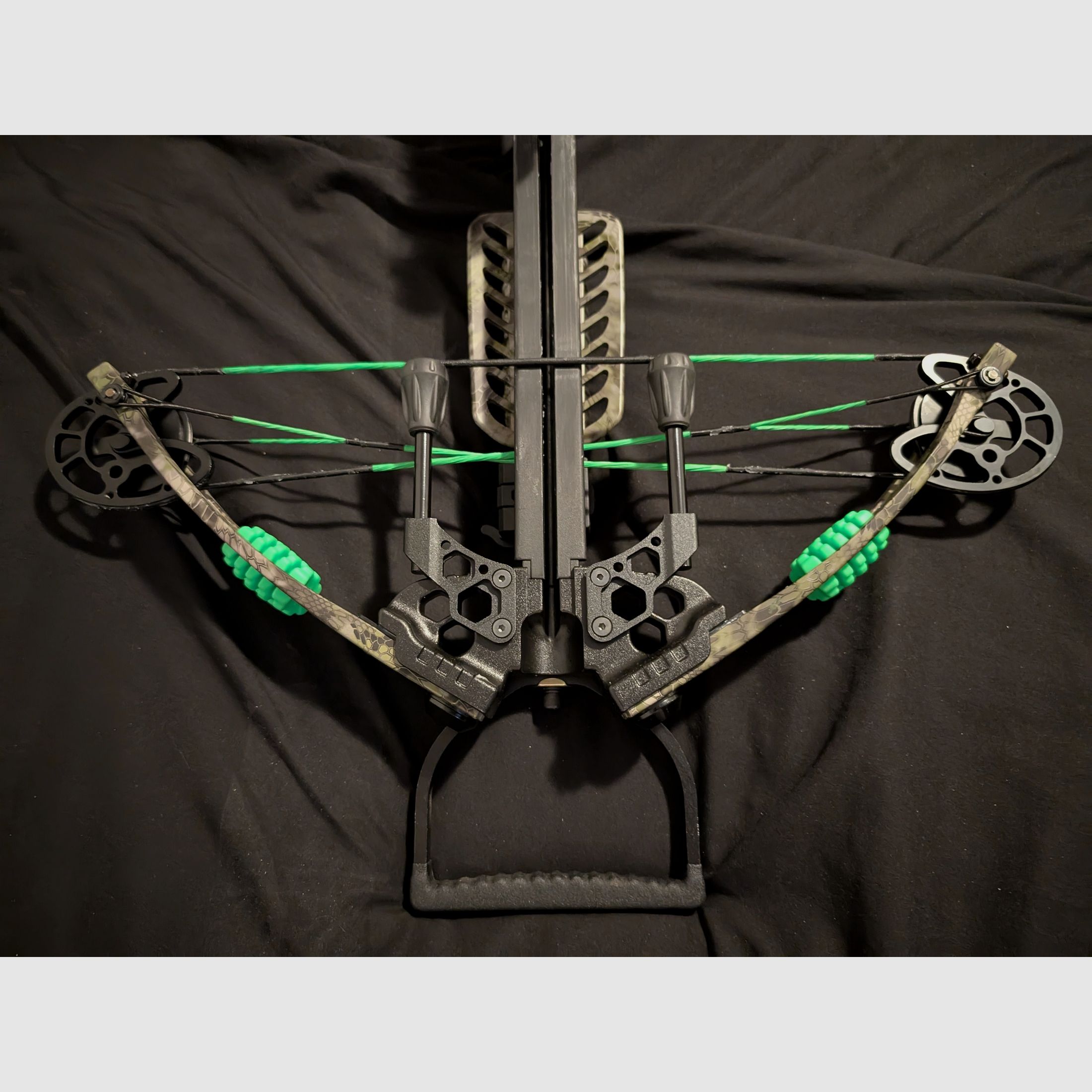 PSE Archery Compound Armbrust (190 lbs) + Visier 