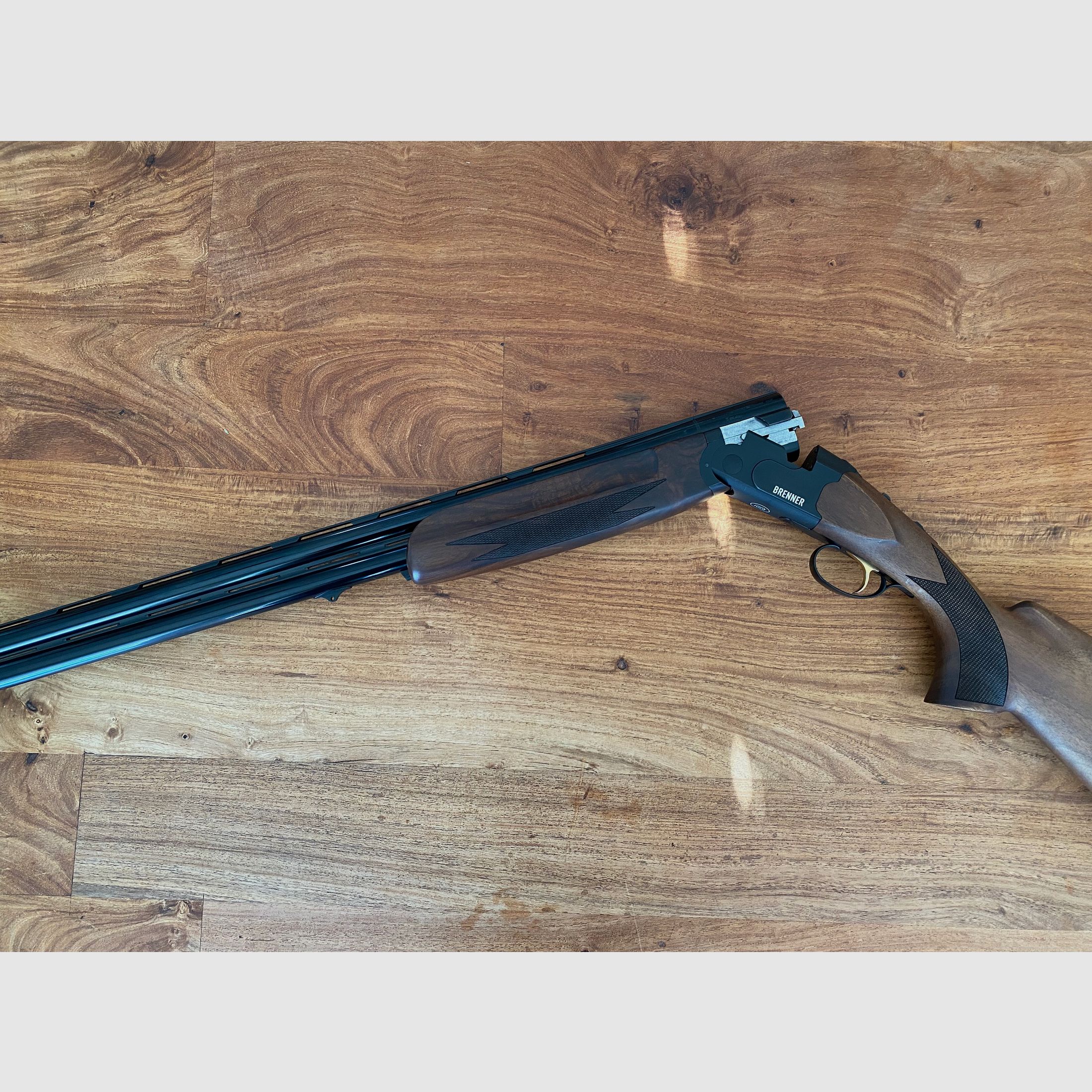 Brenner BF18 in schwarz, 12/76, Stahlschrotbeschuss