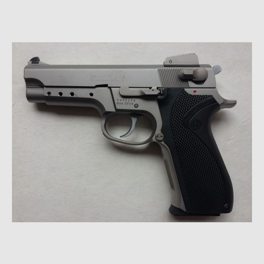 Smith and Wesson	 5906