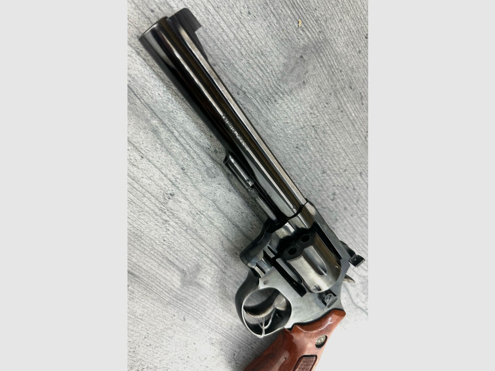 Taurus - Brazil, KK - Revolver .22lr, 6" barrel length, wooden grips