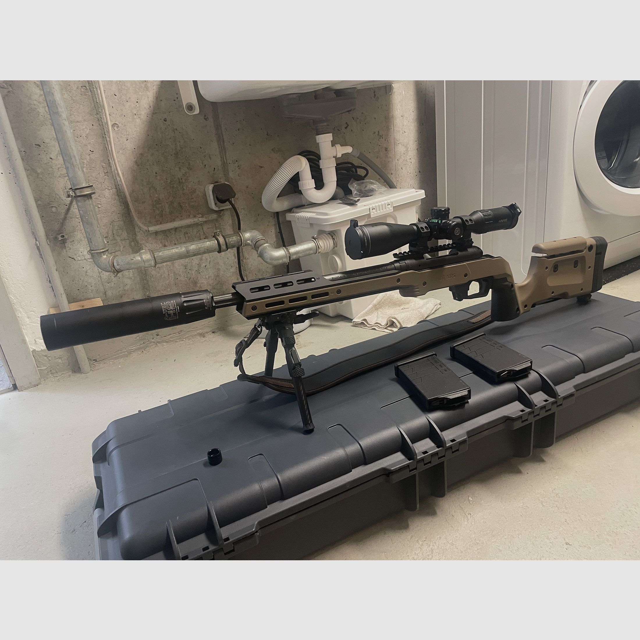 Savage Arms 110 Tactical Hunter in MDT XRS-Chassis, Komplett-Paket mit Schalldämpfer