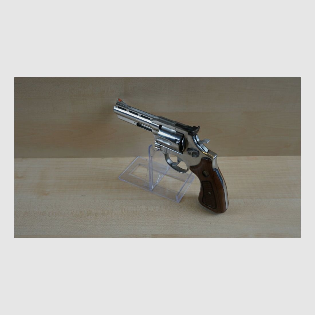Taurus 689