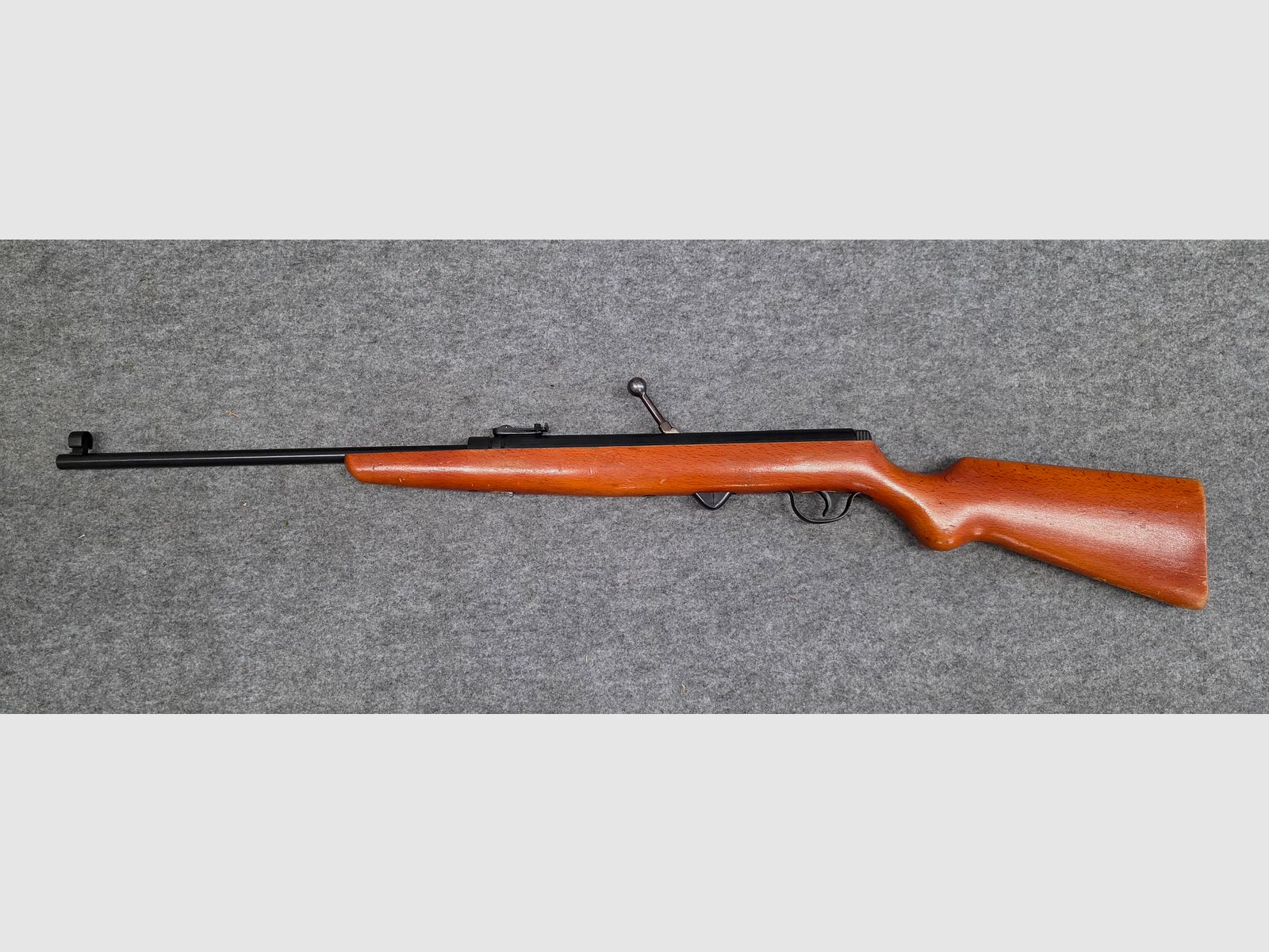 2.) Haenel Mod. 310 con seguro de Bakelita, cargador Kirmes, carabina de aire Cal. 4.4mm