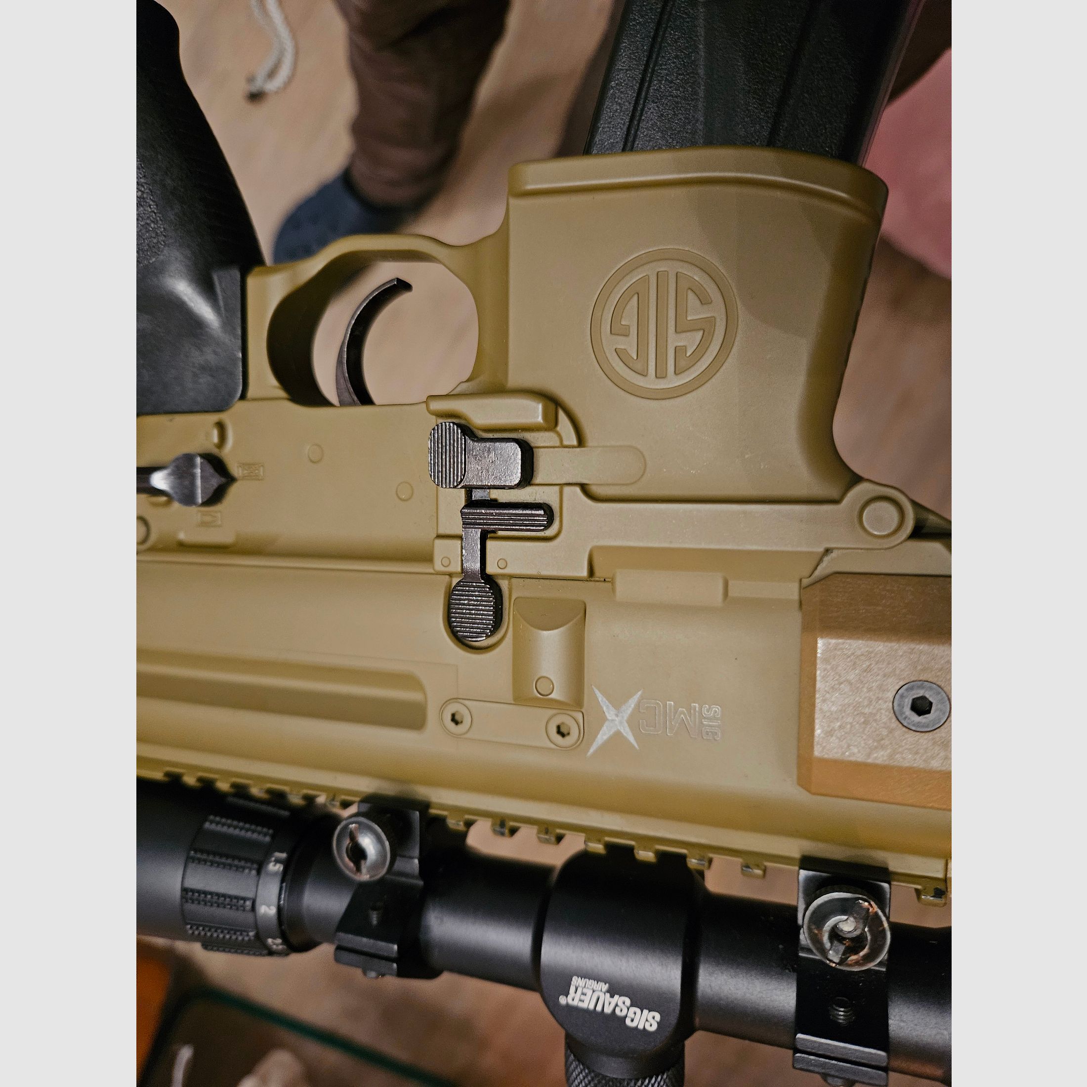 SigSauer MCX CO2 Luftgewehr + Red Alert RF - 1911 CO2 Blowback